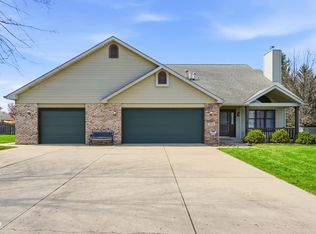 8749 Carriage Ln, Pendleton, IN