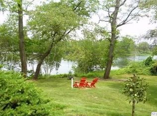 28 Marions Ln, Fort Salonga, NY 11768