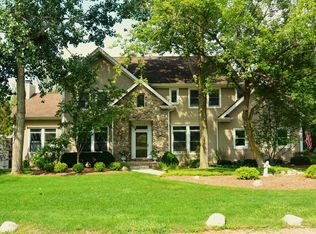 1212 S Cook St, Barrington, IL 60010