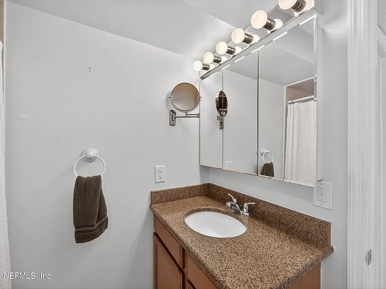 724 1st St #1-2 — Photo 56