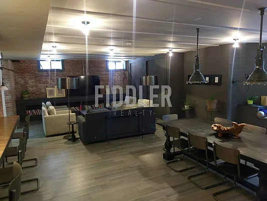 Rented by Fiddler Realty | media 100