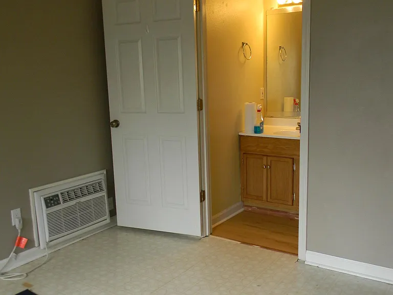 Bedroom3/ Office/ Hobby Room