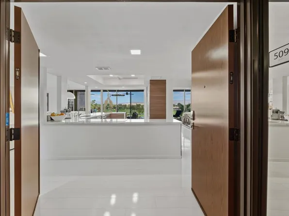 899 Island Dr APT 509, Rancho Mirage, CA 92270