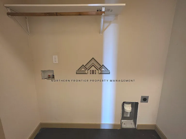 1410 S College Ave — Photo 17
