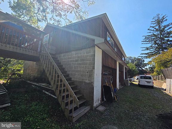 3rd image of 153 E Pothouse Rd