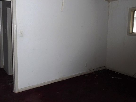 5th image of 8521 Edgewood Pl