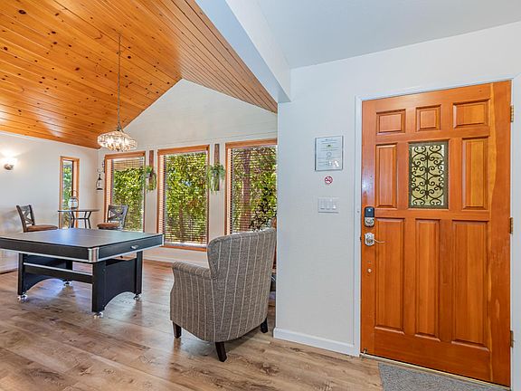 4th image of 42395 Maples Ln