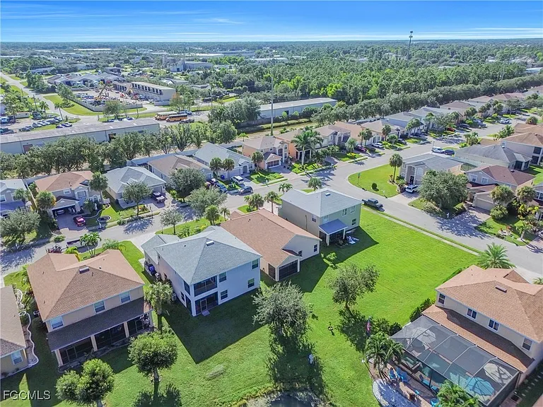 8125 Silver Birch Way — Photo 35