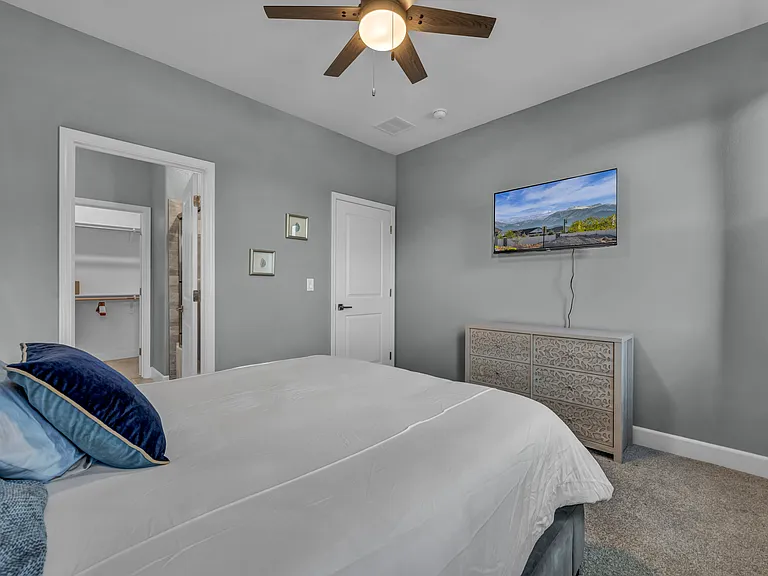 518 Riverbed Cir — Photo 33