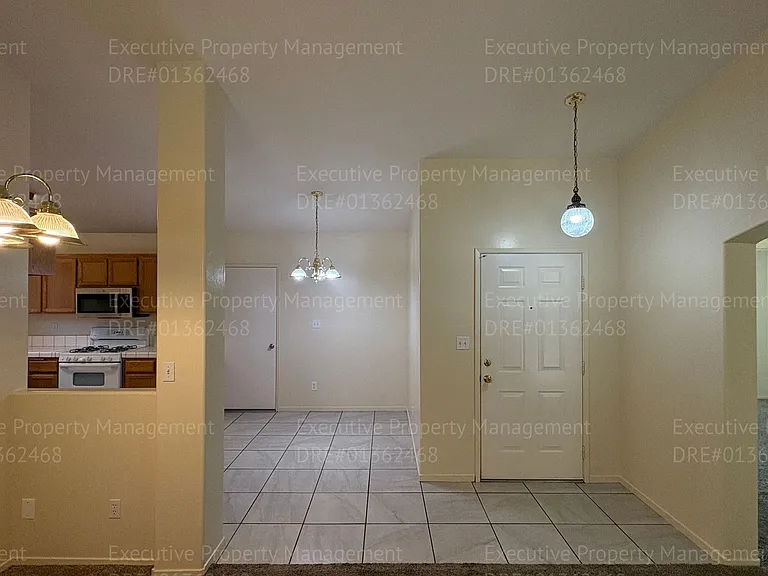 524 Sunset Meadow Ln — Photo 6
