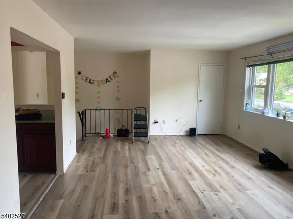 182 Evergreen Rd BLDG 182 #1B, Edison Twp., NJ 08837