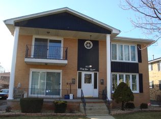 4512 Elm Ave APT 2S, Brookfield, IL 60513