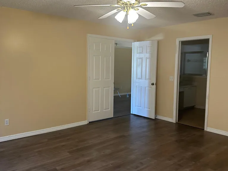 2426 SE Addison St — Photo 6