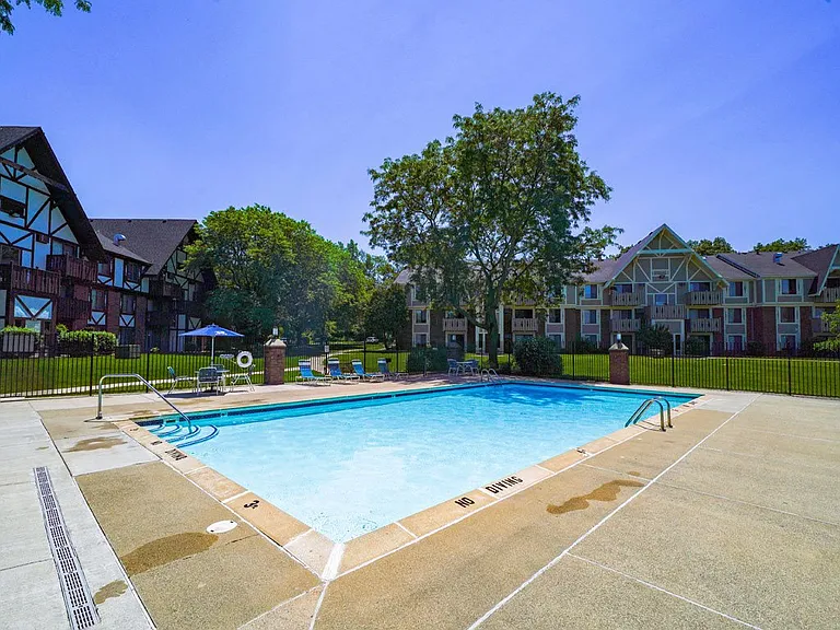 Swiss Valley Apartments — Photo 25
