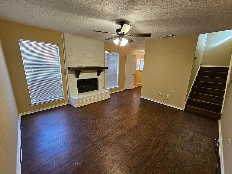 1400 Darr St #B — Photo 14