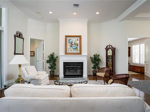 5th image of 131 Laurel Oak Ln