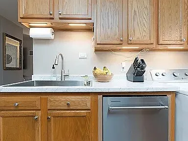 3 bed, 870 sqft, $1,400 — Photo 4