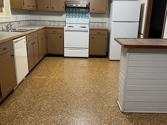 2nd image of 3125 Woodfrin Dr SE