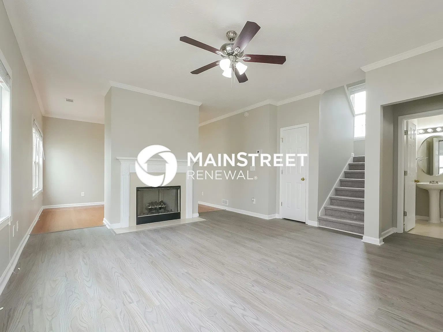 1305 Lafayette Sq — Photo 3