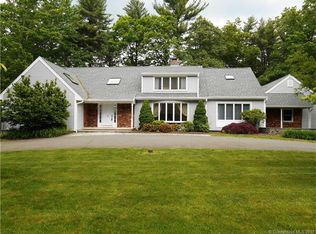 4 Pioneer Dr, Avon, CT 06001