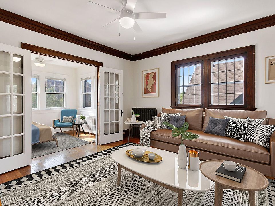 1st image of 2415 Harriet Ave #1