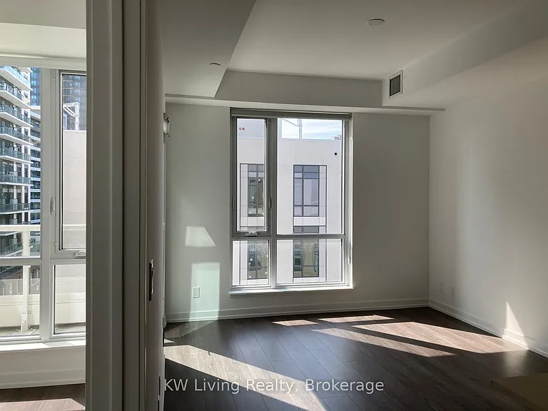 8 Beverley Glen Blvd #611 — Photo 5