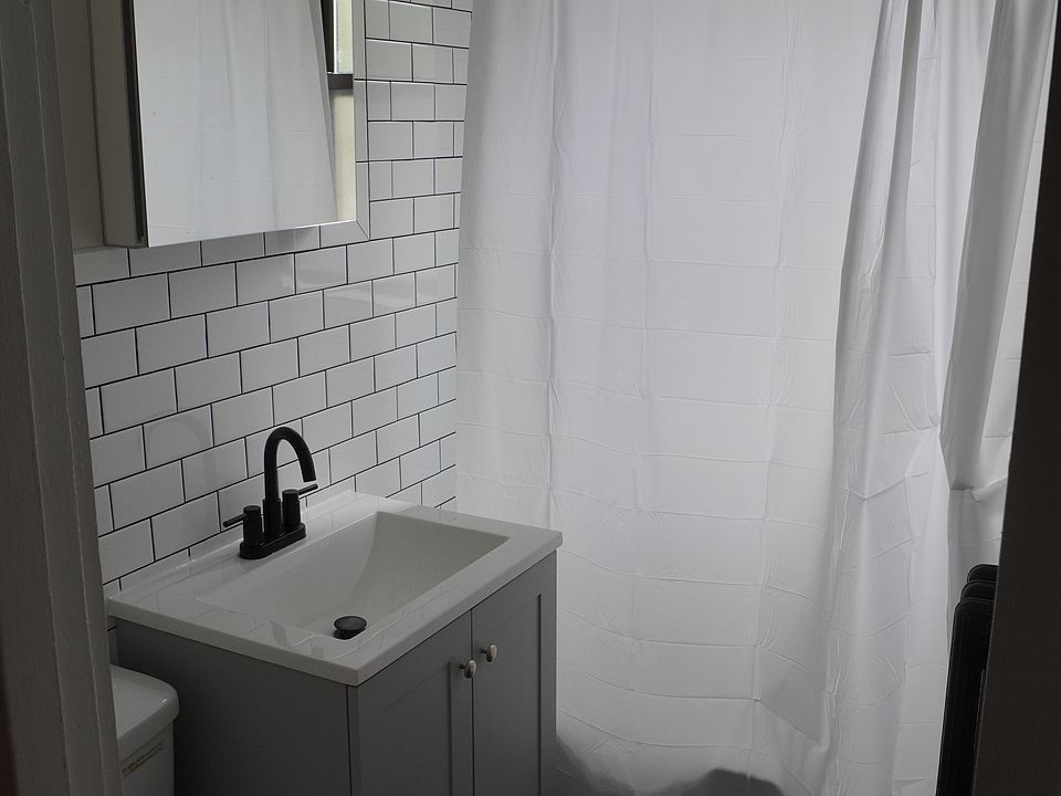 1st image of 4107 N Kedzie Ave #2