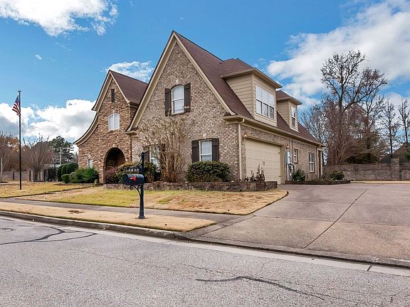 2nd image of 6815 Monica Ln