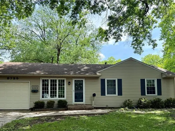 8725 Stearns St, Overland Park, KS 66214