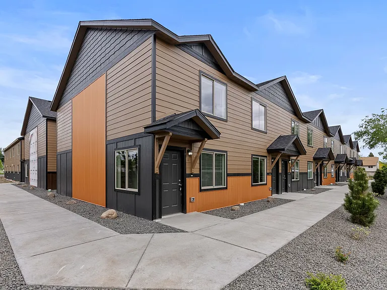 Pence Properties Alki — Photo 8