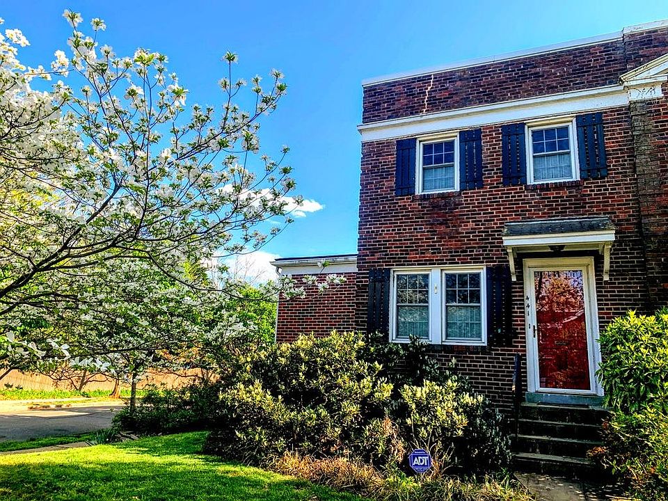 1st image of 441 E Nelson Ave