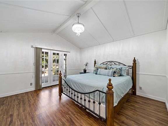 5th image of 6440 Loma Ave