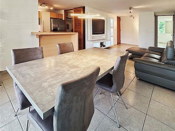 2nd image of 2 Condominio El Maria