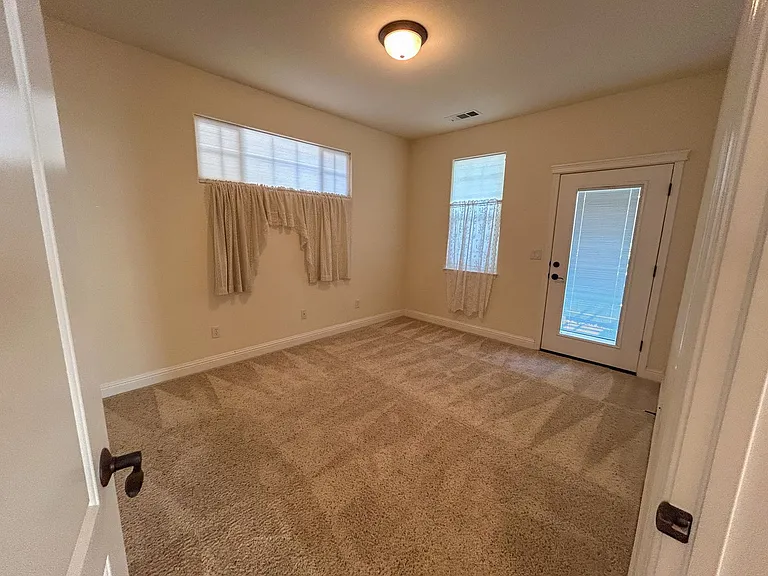 1340 Kate Ct — Photo 7
