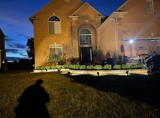 20939 Stalybridge Dr, Macomb, MI 48044