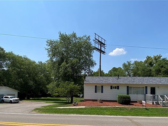 2nd image of 2702 Southern Hwy