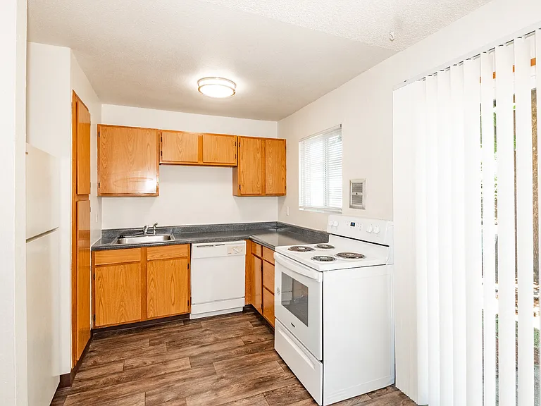Clipper Ridge Apartments — Photo 9