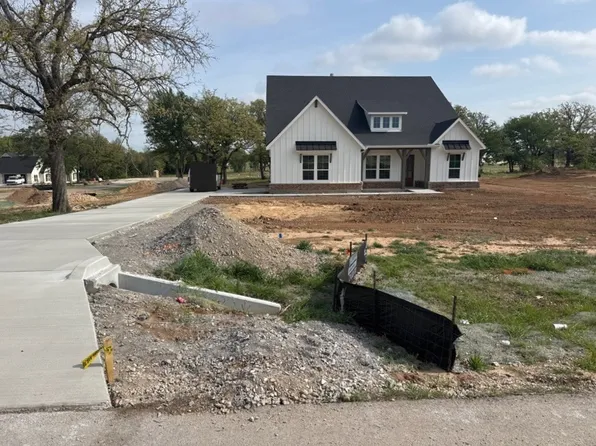 160 Oak Grove Way, Springtown, TX 76082