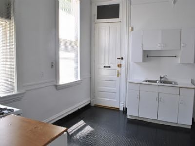5th image of 3035 N Southport Ave #1F