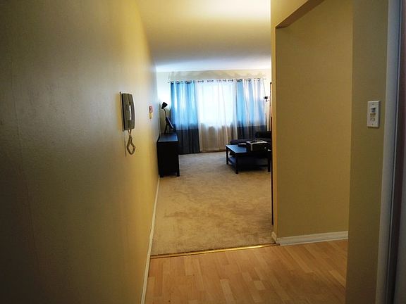 3rd image of 425 Wesley Ave APT 202