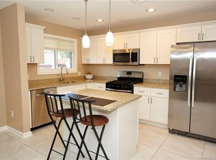 17 Montoya Dr #17, Branford, CT 06405