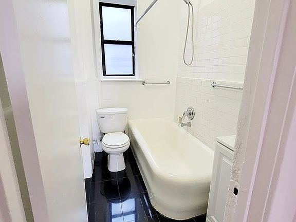 5th image of 198-39 32nd Ave #B9