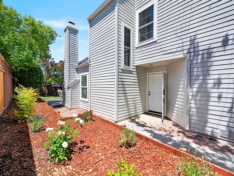 726 Buena Vista Pl — Photo 48