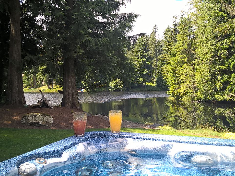 Lakefront living!