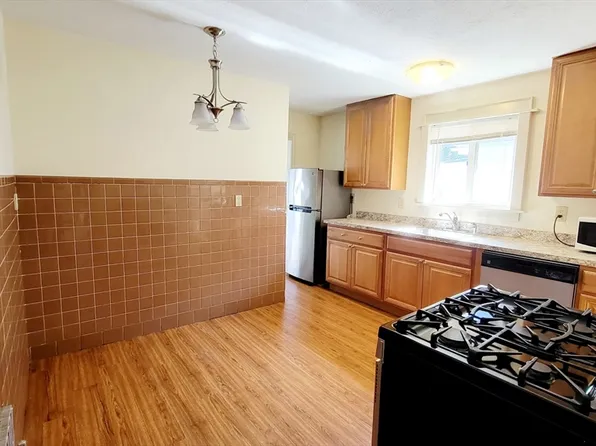 149 Powder House Blvd #2, Somerville, MA 02144