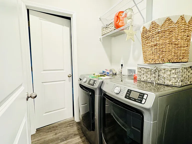 2464 Campton Loop — Photo 31