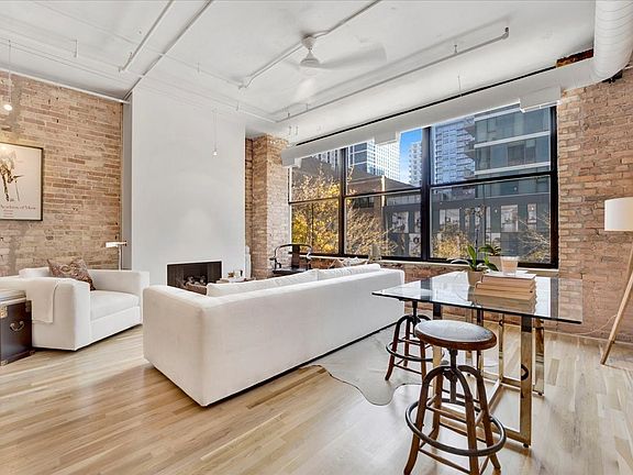 4th image of 1322 S Wabash Ave APT M201