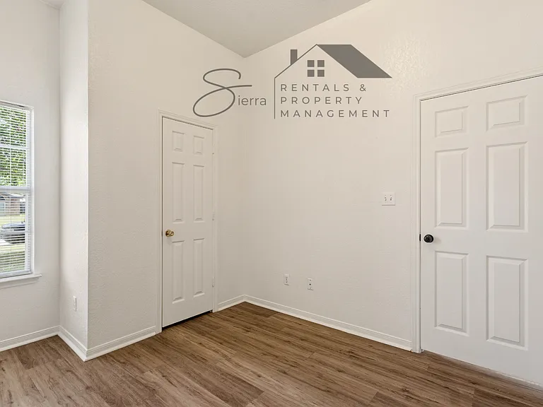 2304 Sandstone Dr — Photo 16