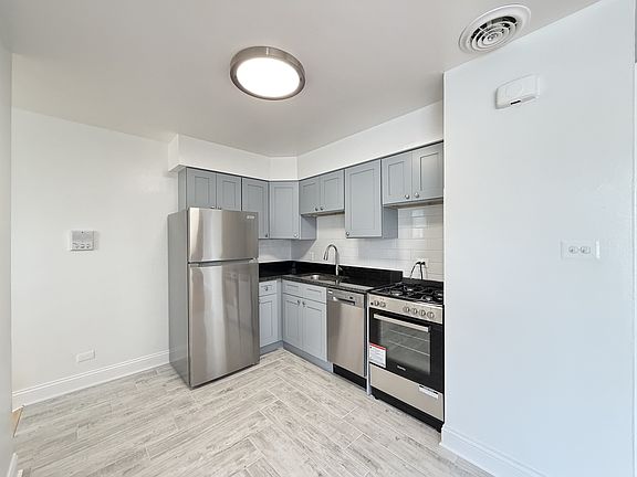 2nd image of 2754 W North Shore Ave #S3