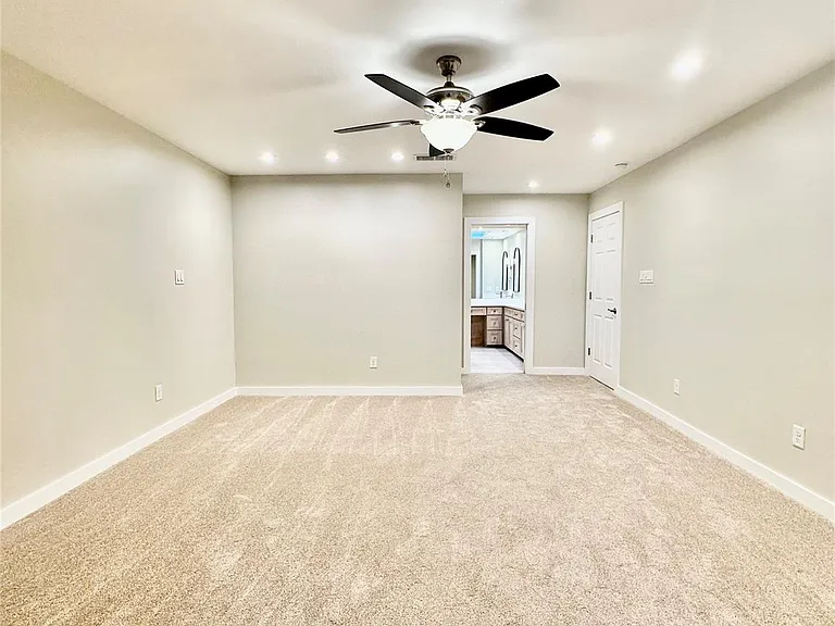 8111 Middle Ct — Photo 18